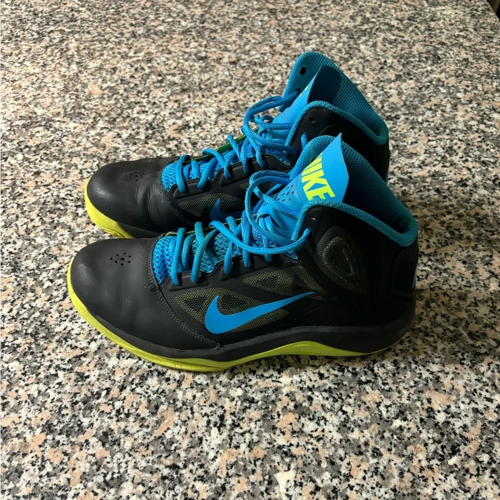 Nike Dual Fusion Men’s Basketball High-top shoes size 9
